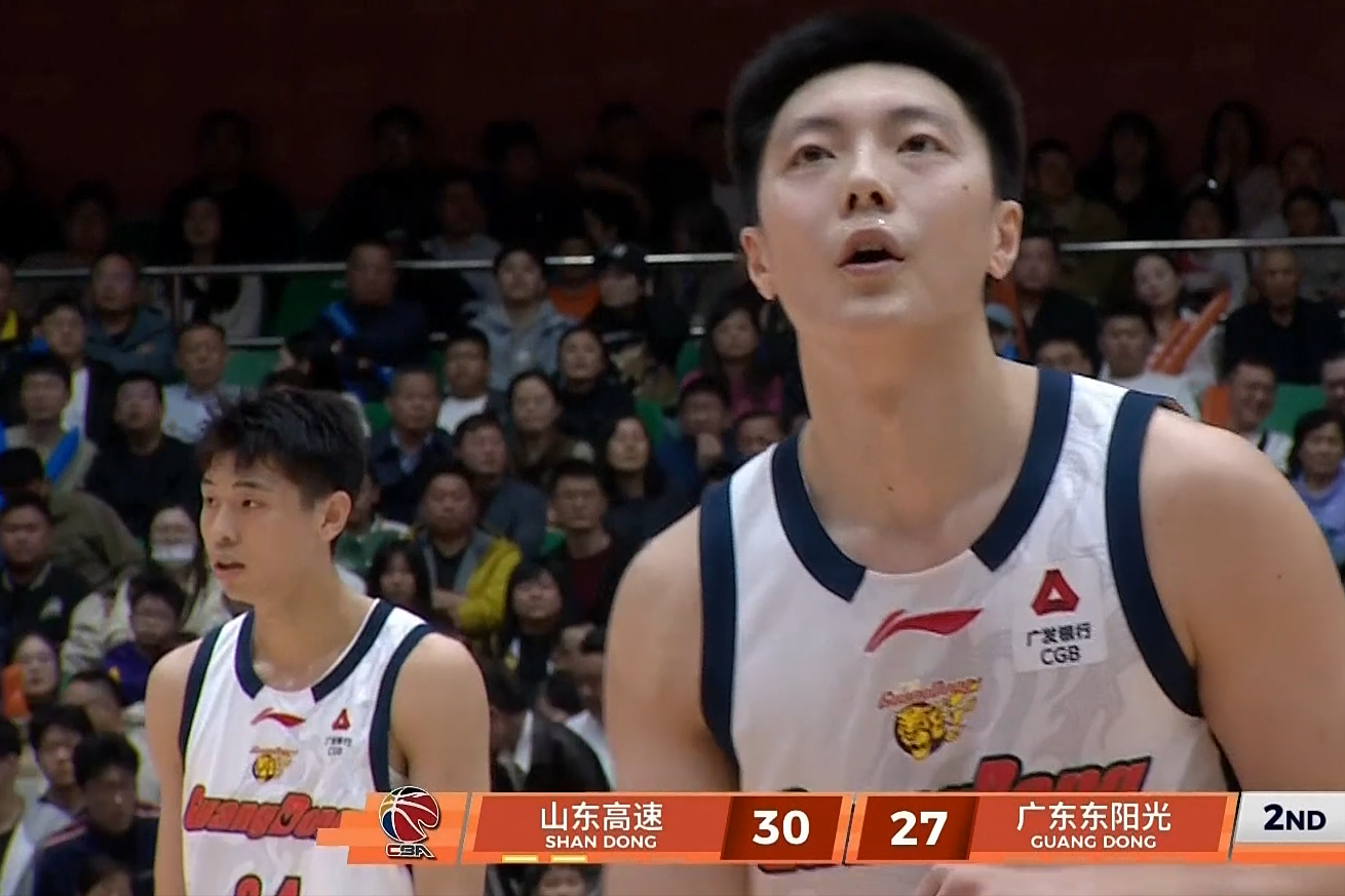 kaiyun-CBA：徐杰6中1终结三连胜，外援8失误，高诗岩15+6晃倒徐杰